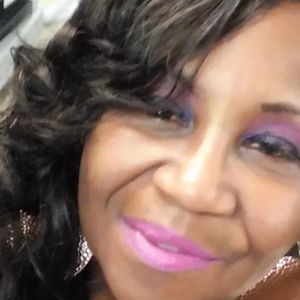 Meet your Posher, Lois